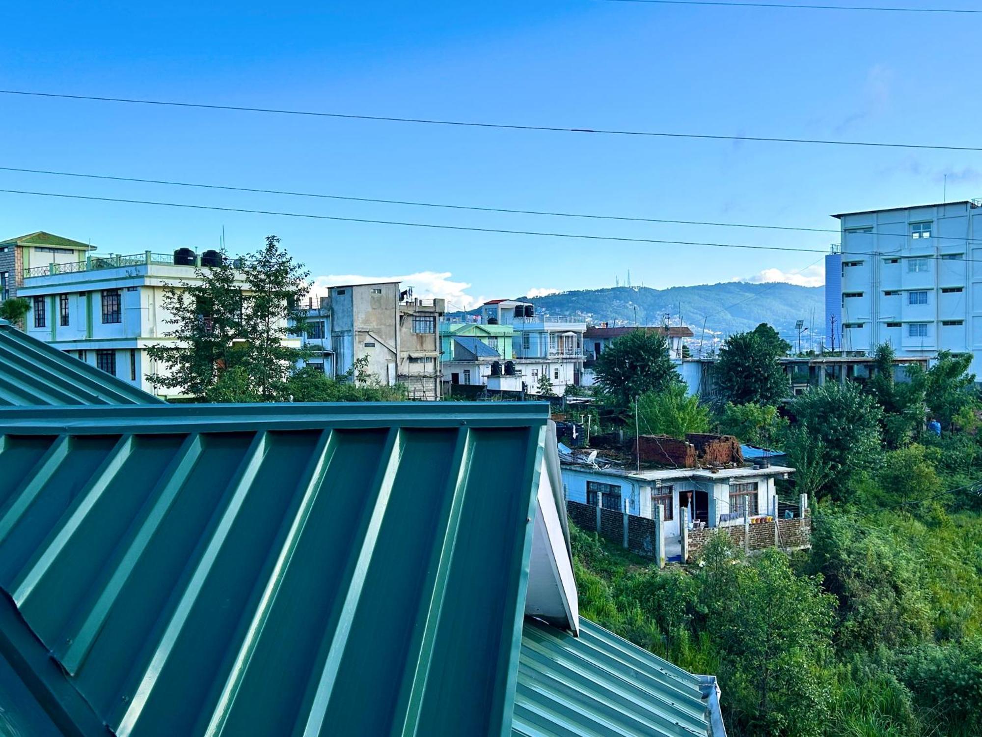 Yepplo Holiday Home - Complimentary Breakfast - 24 Hrs Caretaker & Power Backup Шиллонг Экстерьер фото