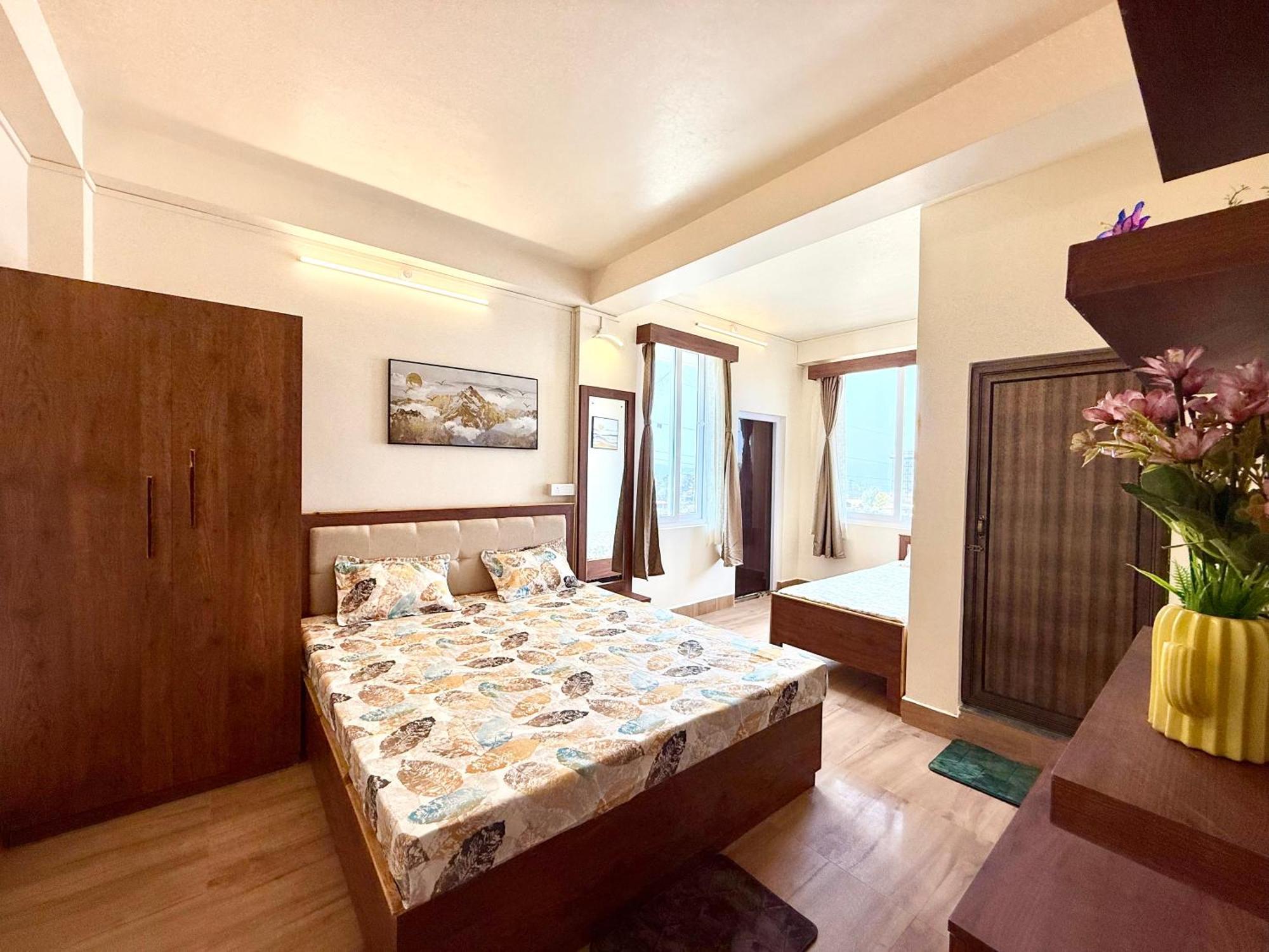 Yepplo Holiday Home - Complimentary Breakfast - 24 Hrs Caretaker & Power Backup Шиллонг Экстерьер фото